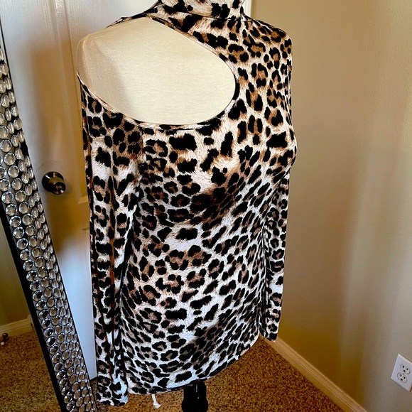 Sexy long sleeve leopard top - Picture 2 of 5